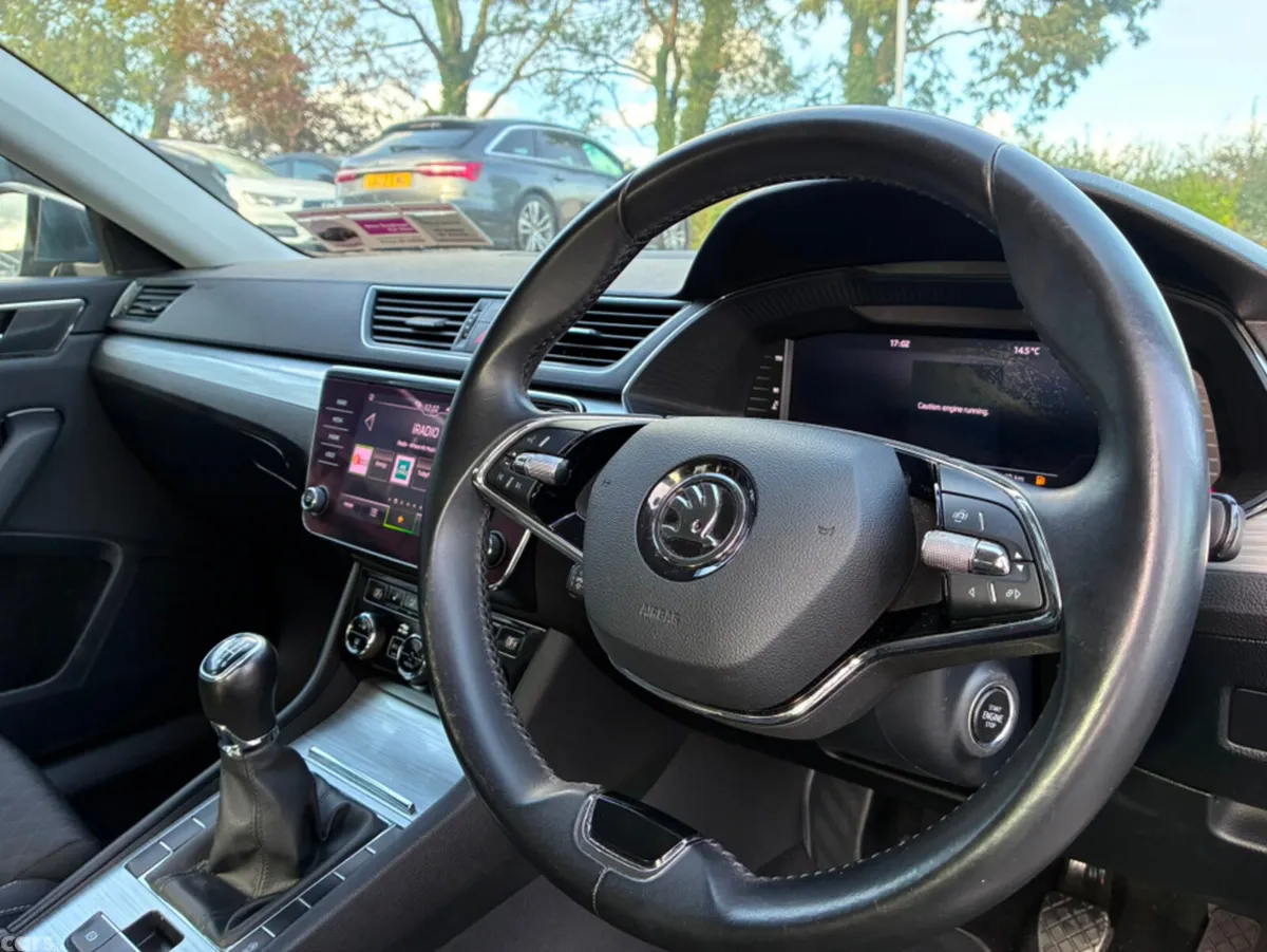 Skoda Superb Hatchback, Diesel, 2022, Grey