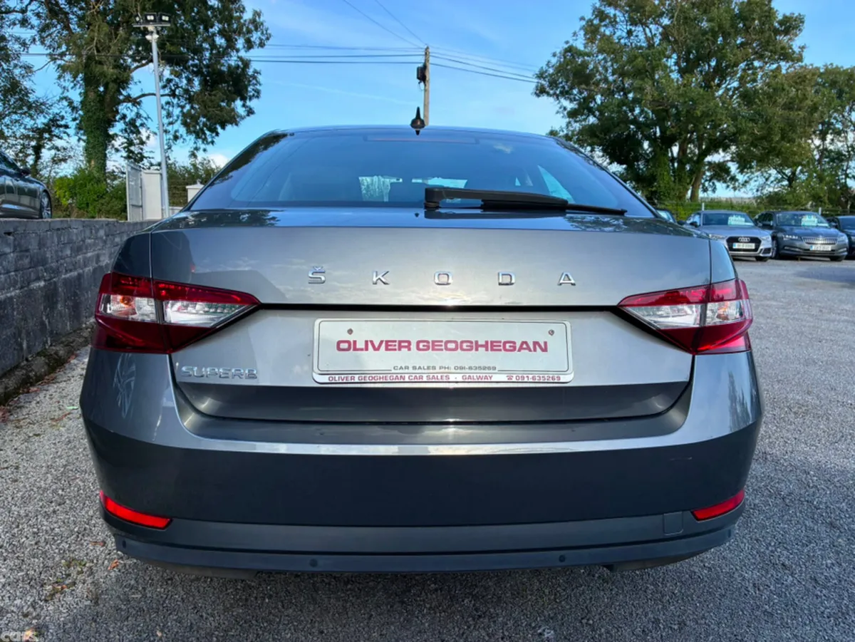 Skoda Superb Hatchback, Diesel, 2022, Grey