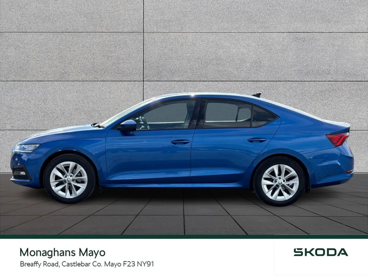 Skoda Octavia Hatchback, Petrol, 2021, Blue