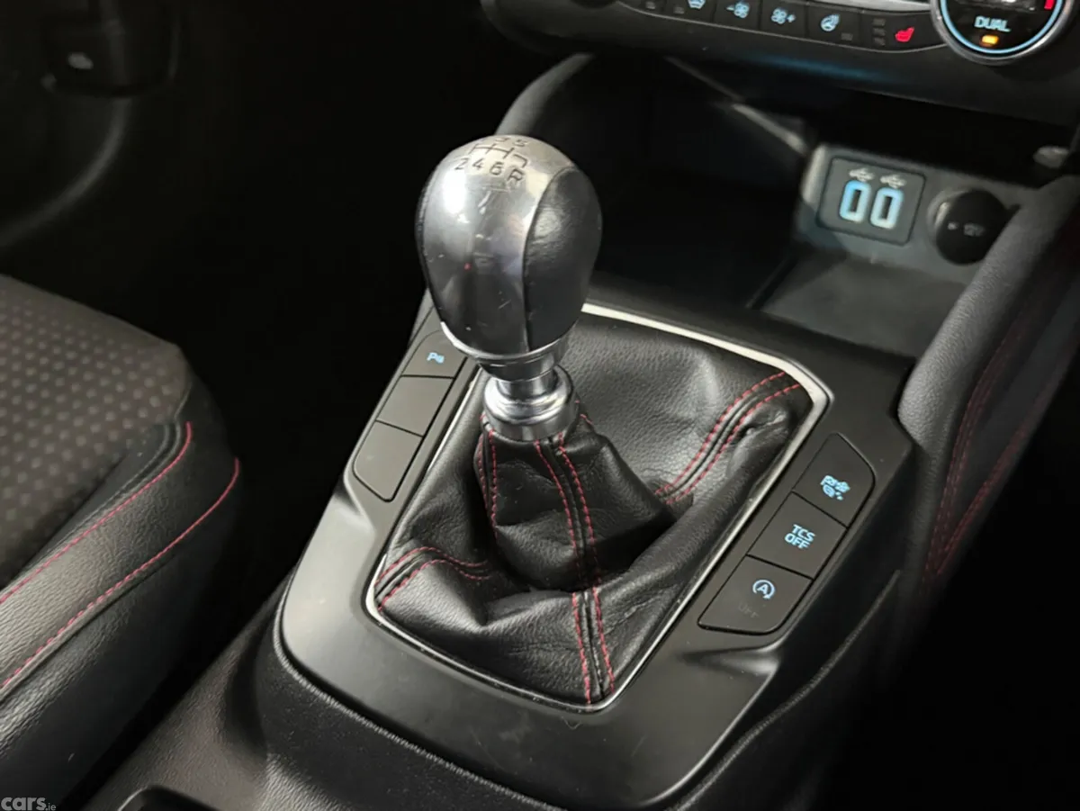 Ford Focus Hatchback, Petrol, 2021, Grey