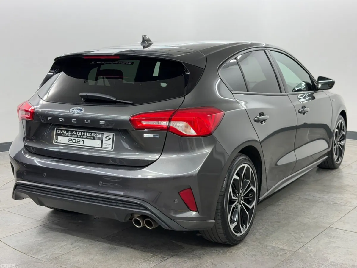 Ford Focus Hatchback, Petrol, 2021, Grey