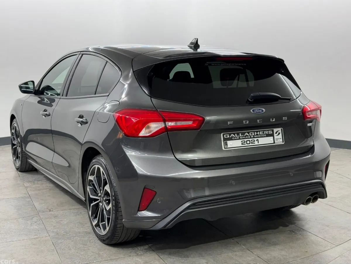 Ford Focus Hatchback, Petrol, 2021, Grey