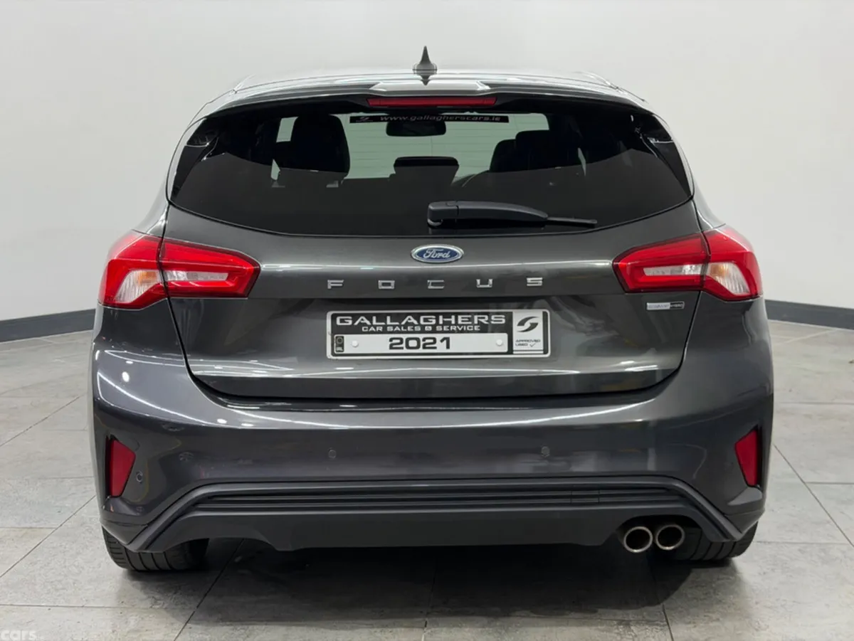 Ford Focus Hatchback, Petrol, 2021, Grey