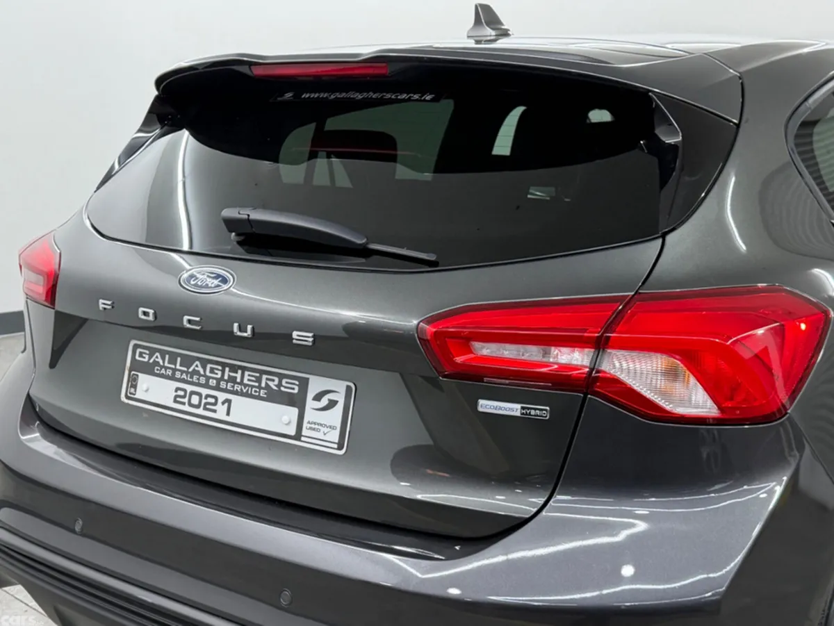 Ford Focus Hatchback, Petrol, 2021, Grey