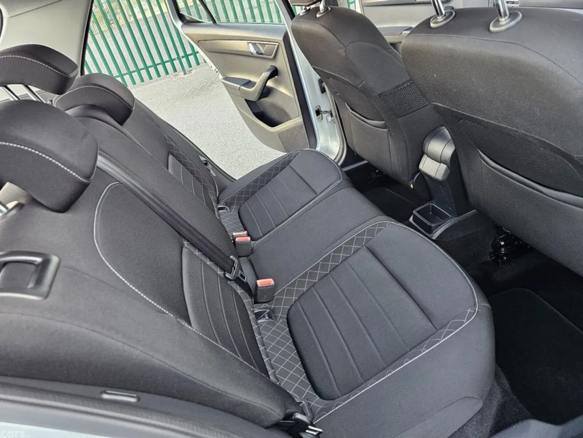 Skoda Fabia Hatchback, Petrol, 2015, Silver