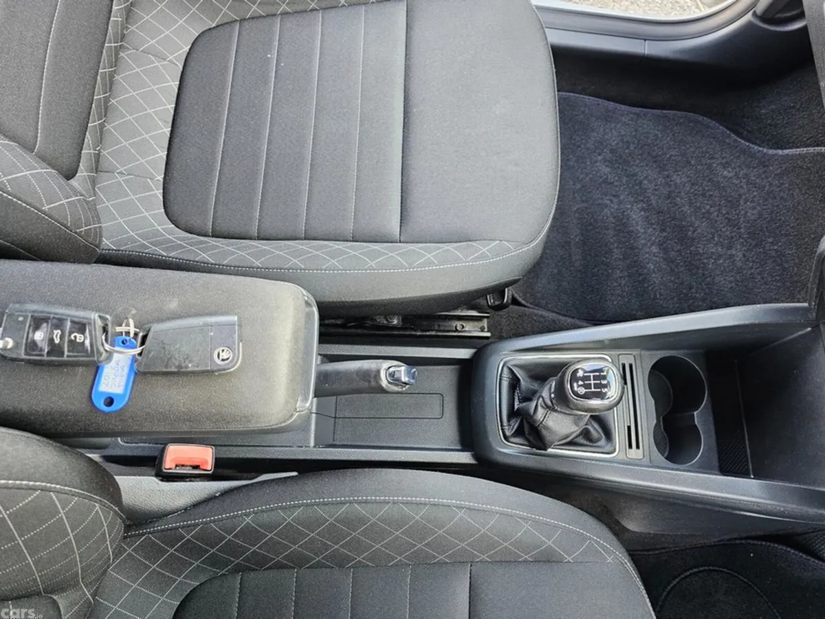 Skoda Fabia Hatchback, Petrol, 2015, Silver