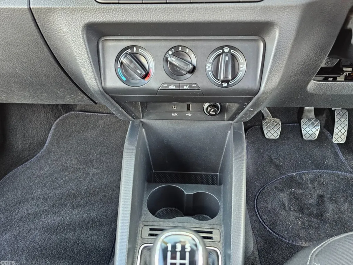 Skoda Fabia Hatchback, Petrol, 2015, Silver