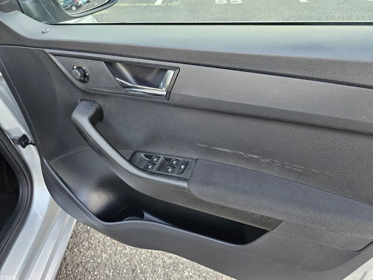 Skoda Fabia Hatchback, Petrol, 2015, Silver