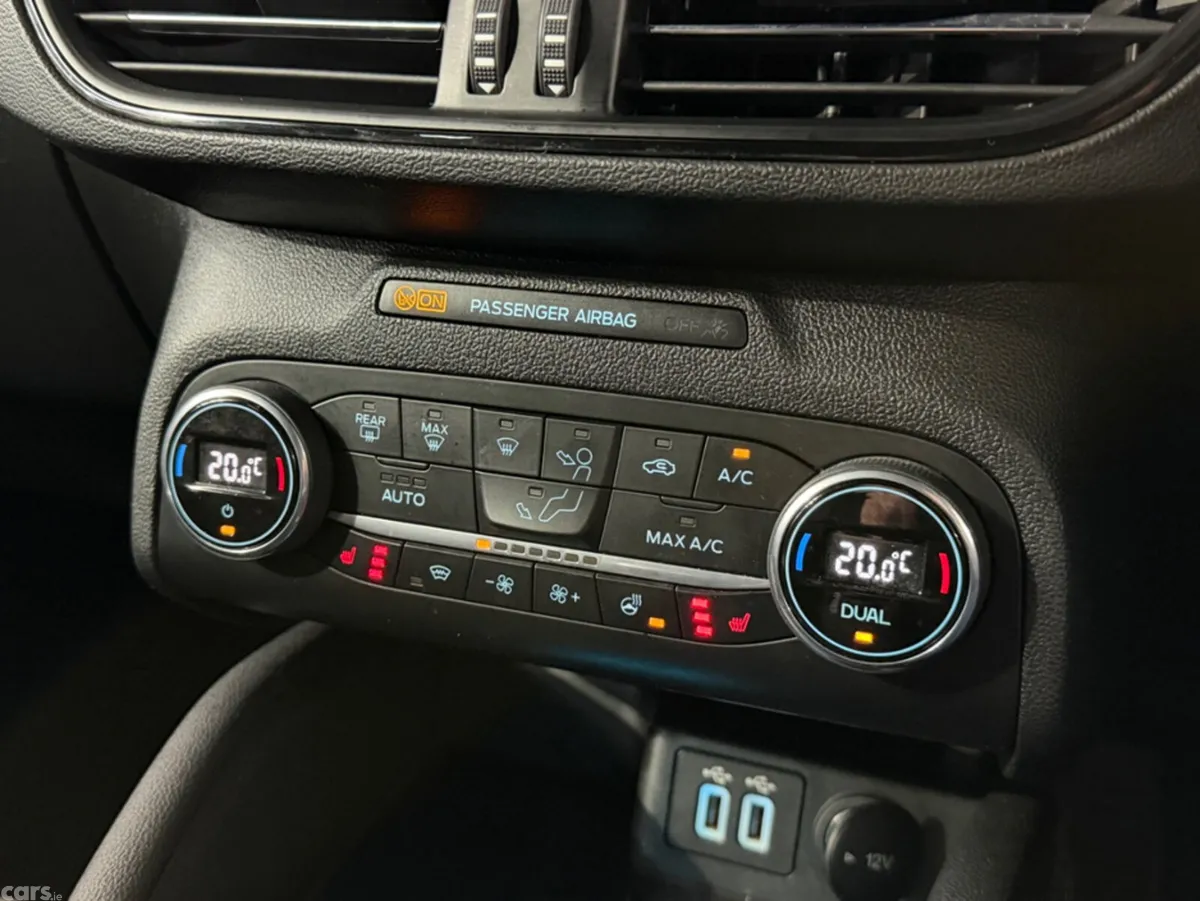 Ford Focus Hatchback, Petrol, 2021, Grey