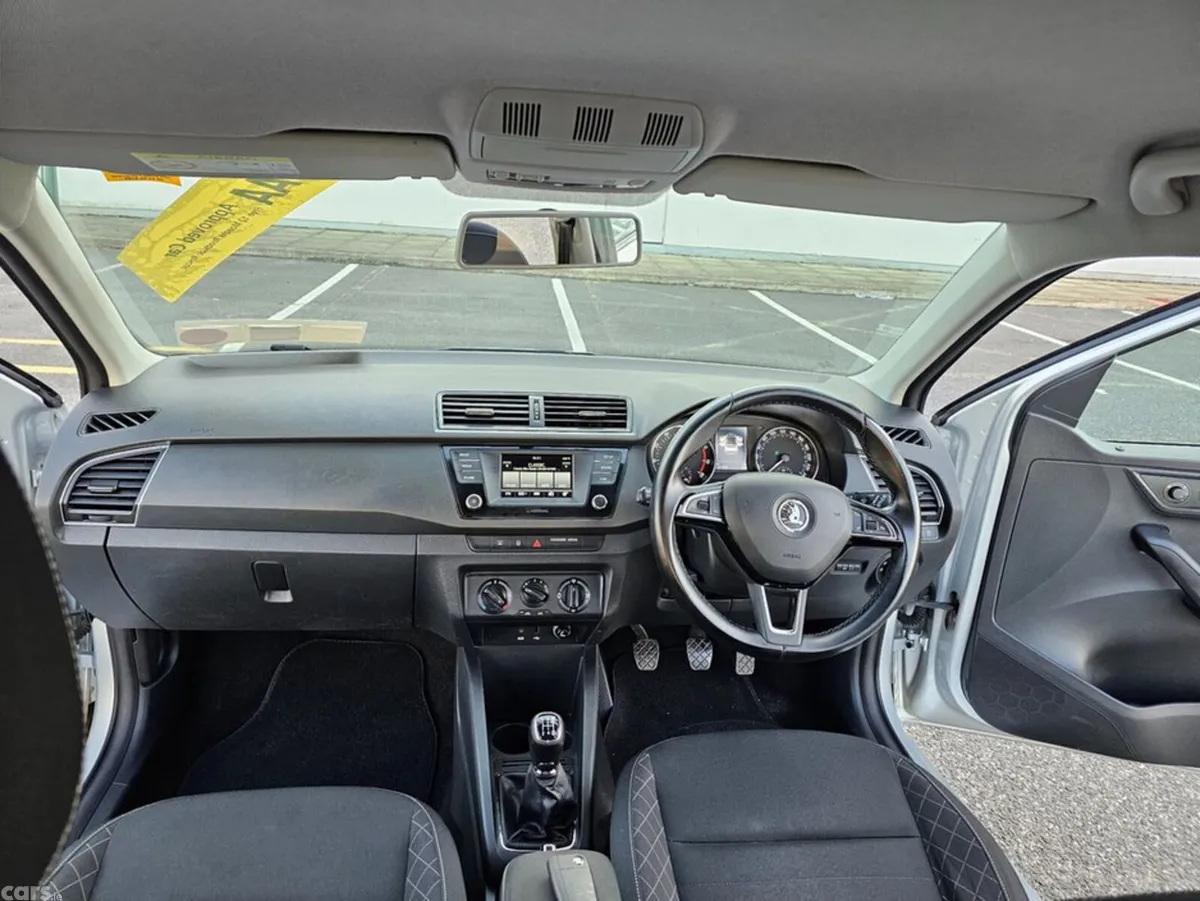 Skoda Fabia Hatchback, Petrol, 2015, Silver