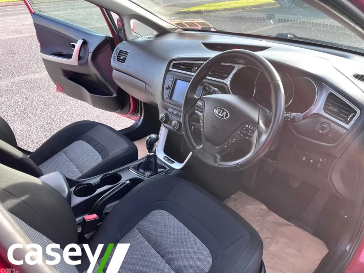 Kia Ceed Hatchback, Diesel, 2017, Red