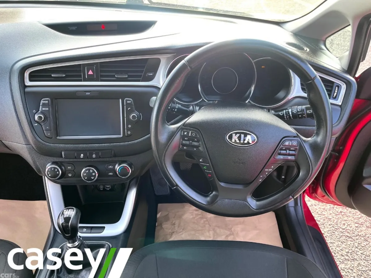 Kia Ceed Hatchback, Diesel, 2017, Red