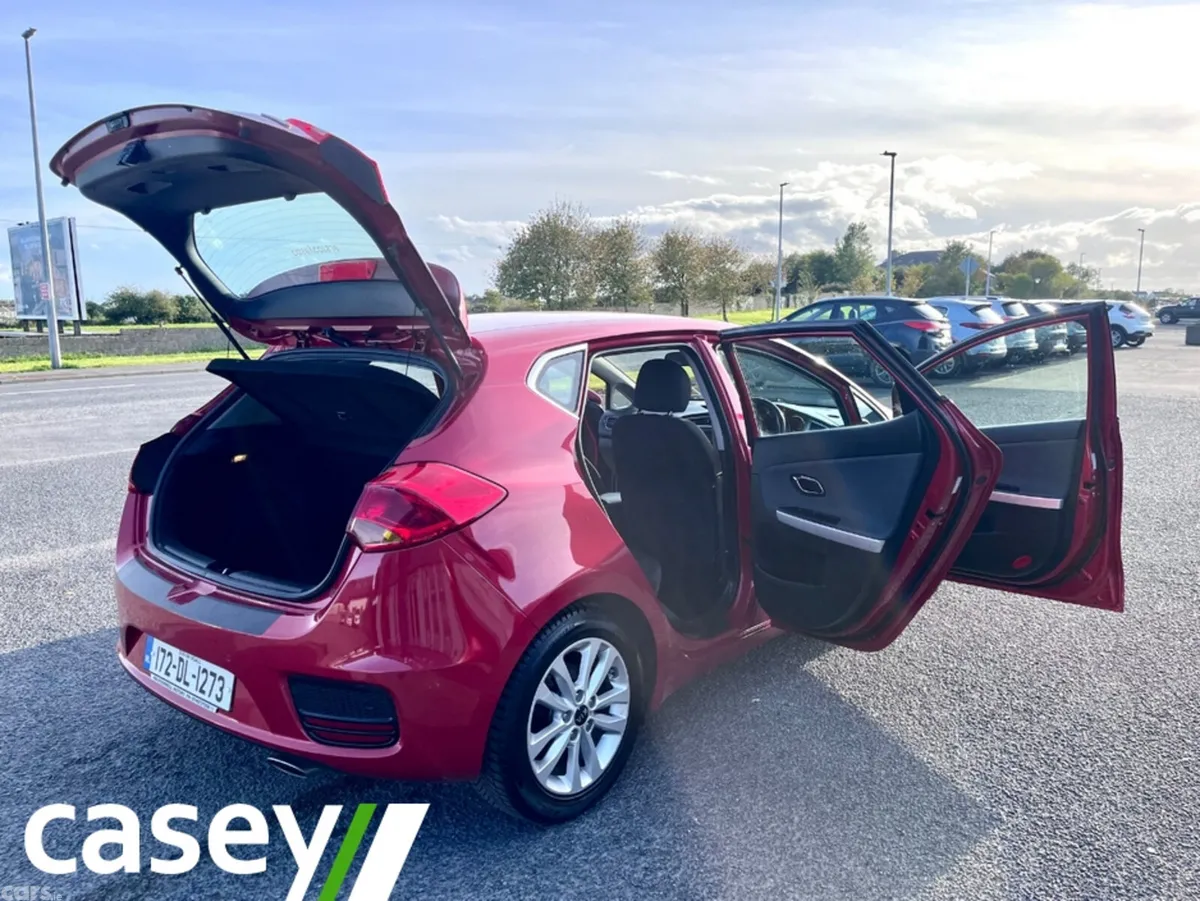 Kia Ceed Hatchback, Diesel, 2017, Red