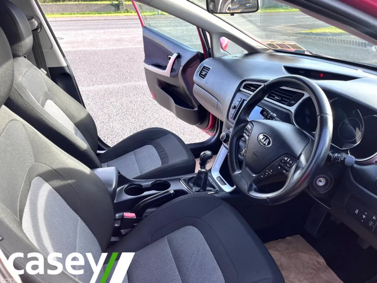 Kia Ceed Hatchback, Diesel, 2017, Red