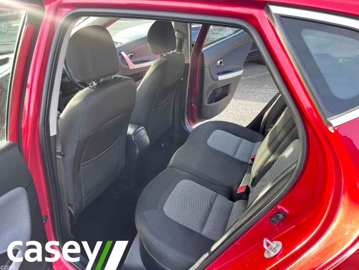 Kia Ceed Hatchback, Diesel, 2017, Red