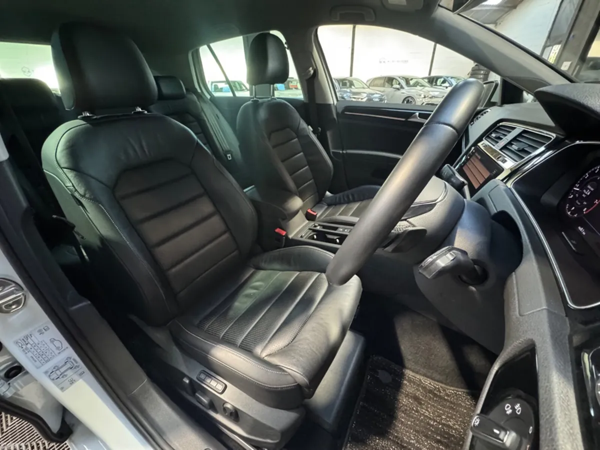 Volkswagen Golf Hatchback, Petrol, 2019, White