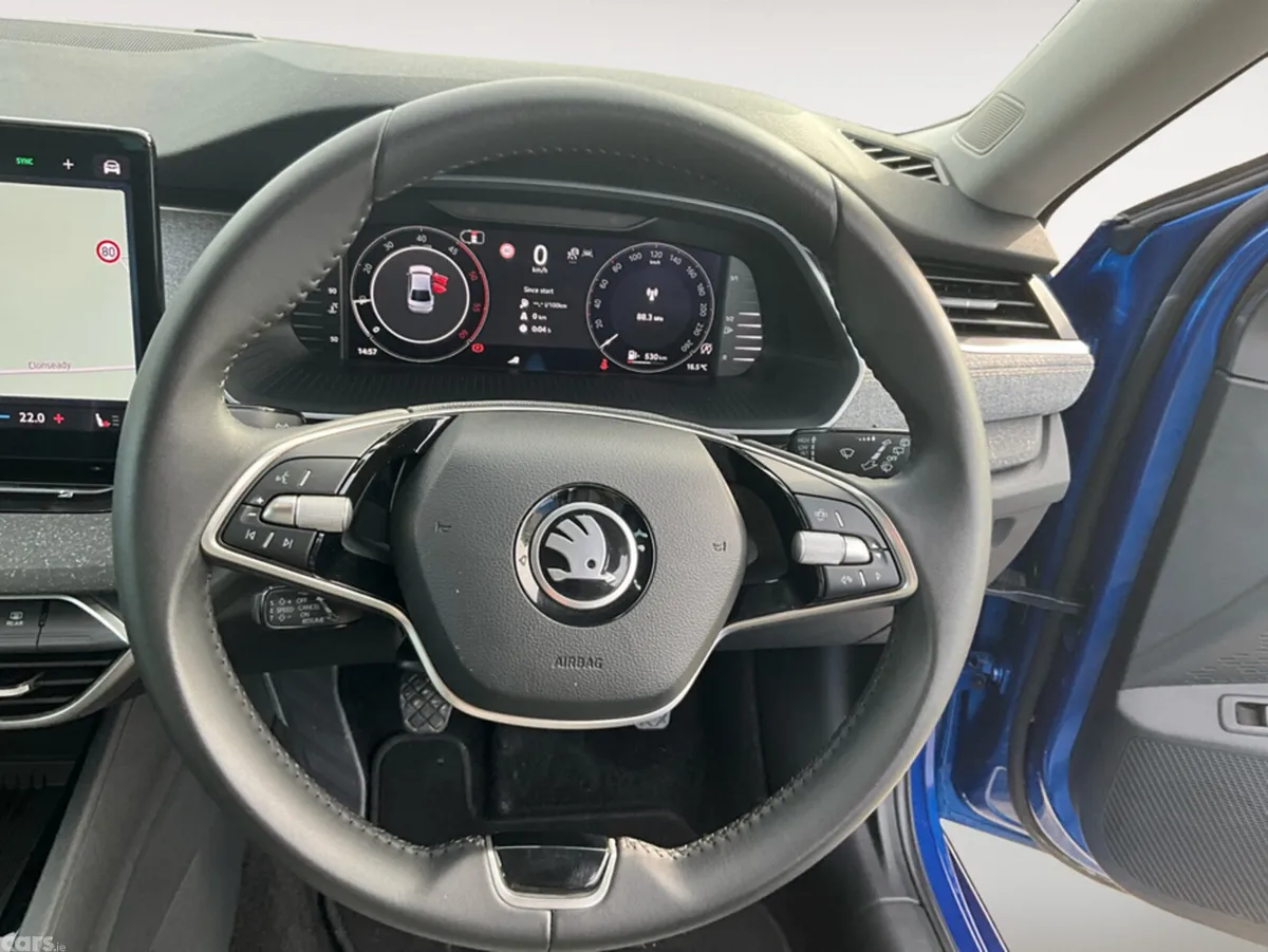 Skoda Octavia Hatchback, Diesel, 2024, Blue
