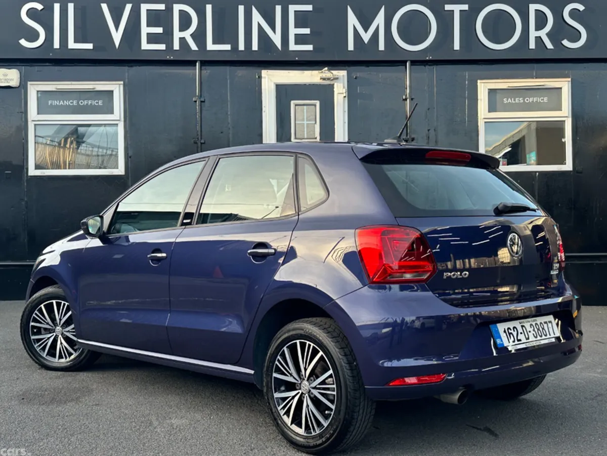 Volkswagen Polo Hatchback, Petrol, 2016, Blue