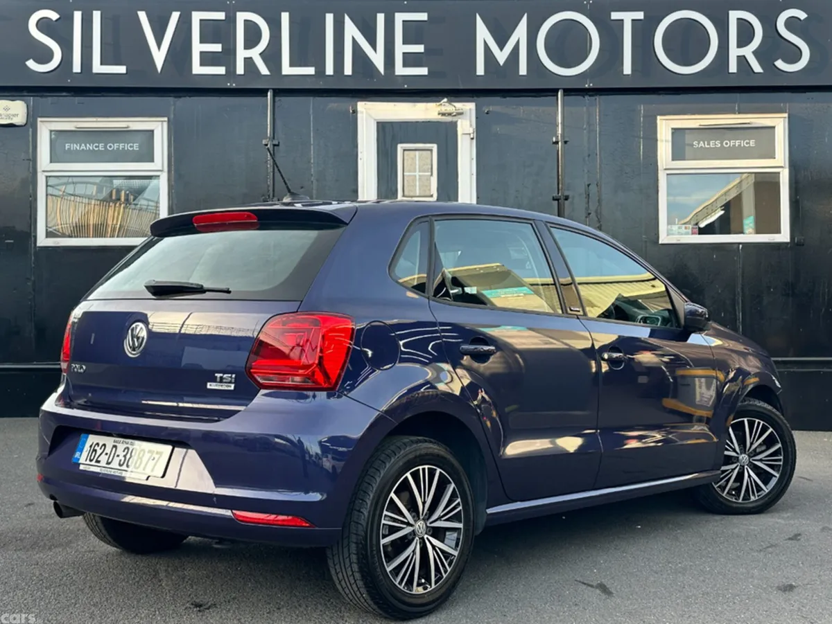 Volkswagen Polo Hatchback, Petrol, 2016, Blue
