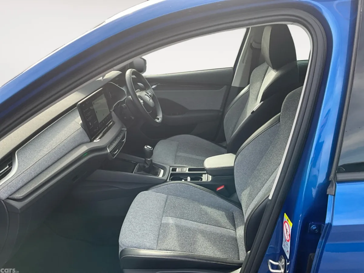 Skoda Octavia Hatchback, Diesel, 2024, Blue