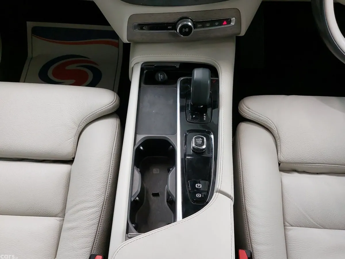 Volvo XC90 SUV, Petrol Plug-in Hybrid, 2023, Grey