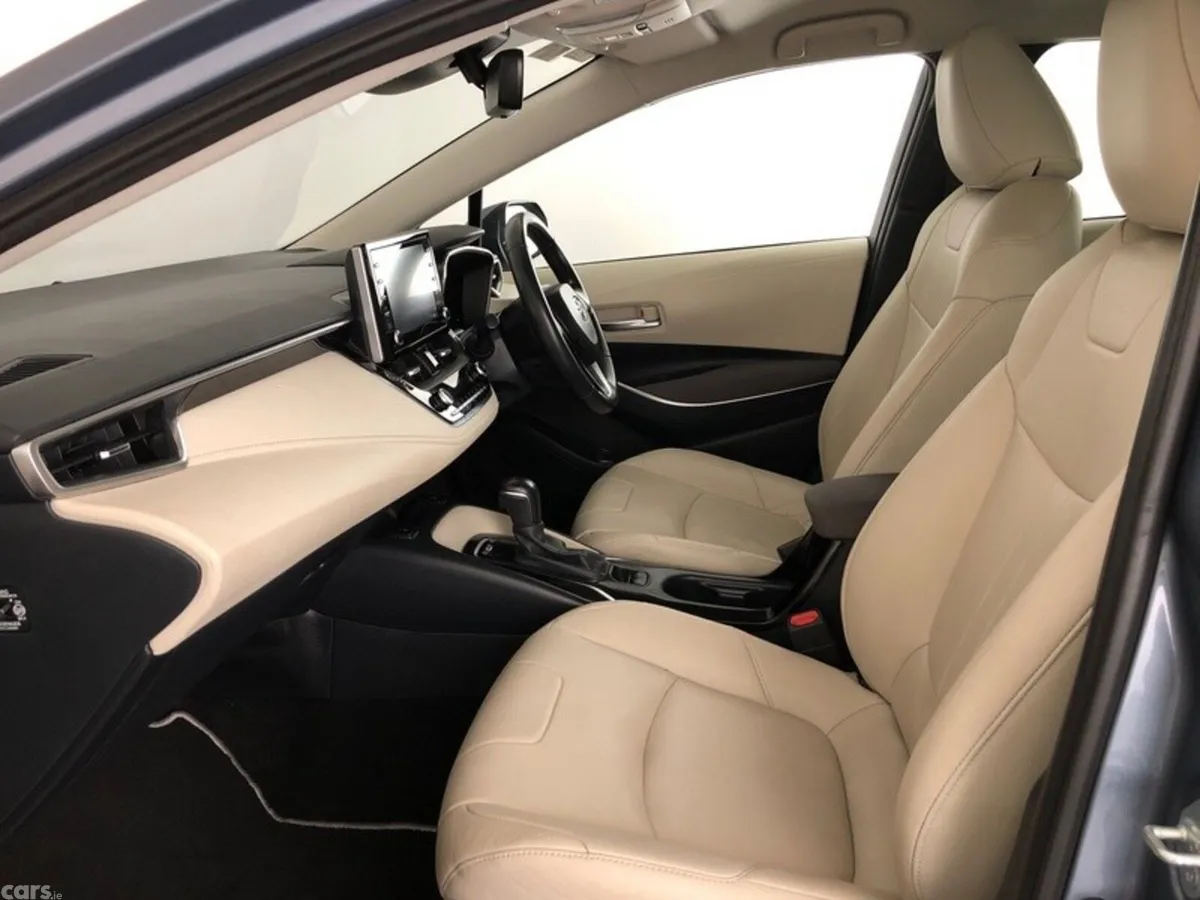 Toyota Corolla Saloon, Petrol Hybrid, 2022, Grey