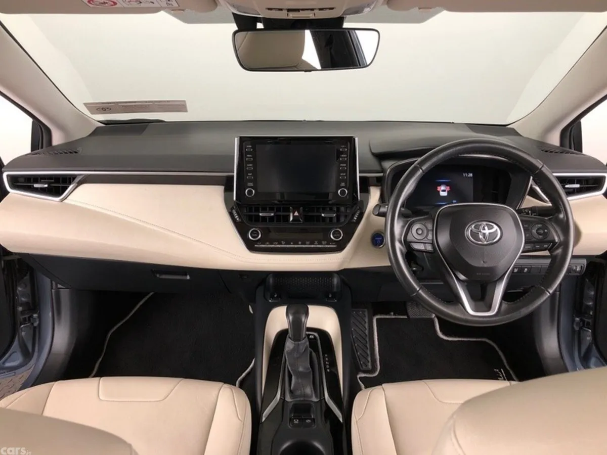 Toyota Corolla Saloon, Petrol Hybrid, 2022, Grey