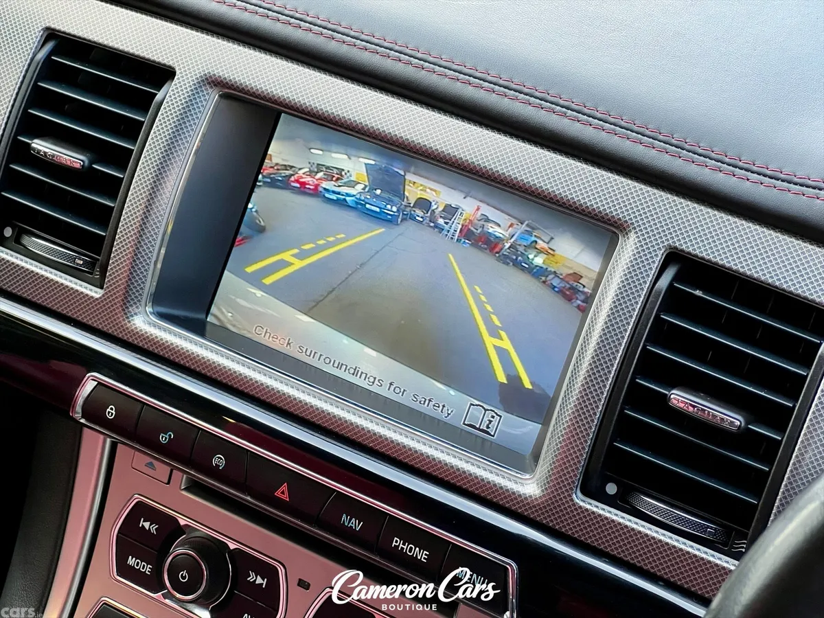 Jaguar XF Saloon, Petrol, 2013, Silver