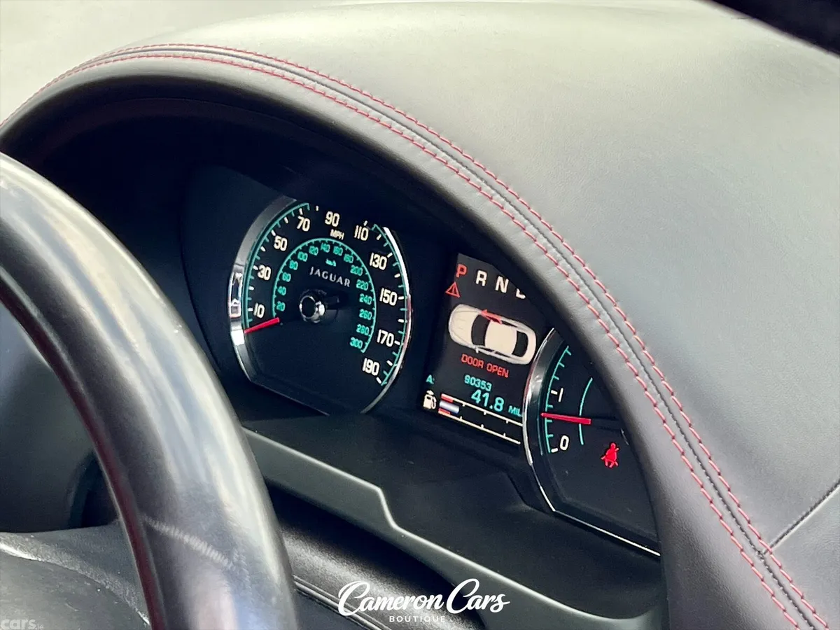 Jaguar XF Saloon, Petrol, 2013, Silver