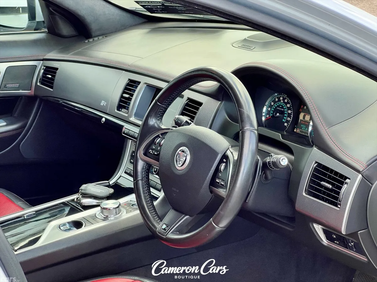 Jaguar XF Saloon, Petrol, 2013, Silver