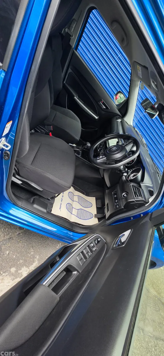 Suzuki Swift Hatchback, Petrol, 2023, Blue