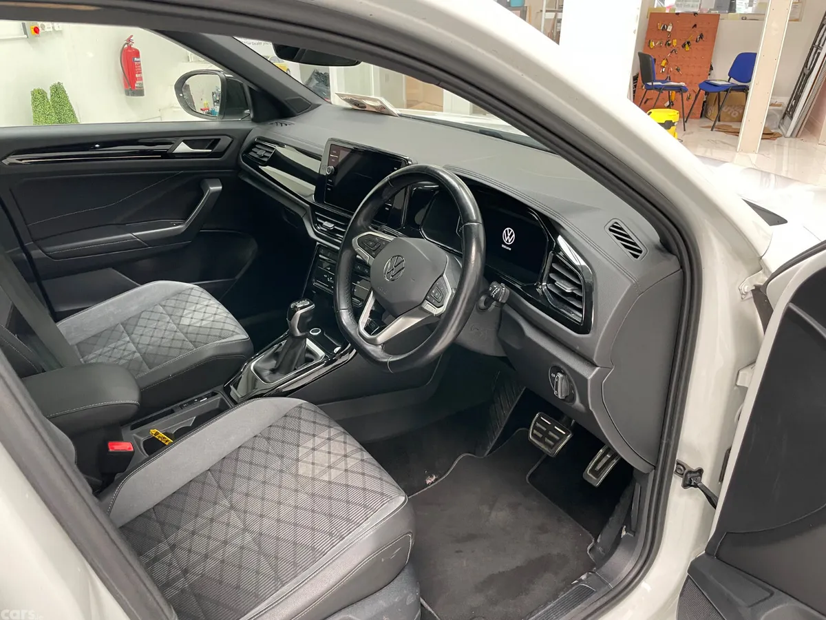 Volkswagen T-Roc SUV, Petrol, 2023, White
