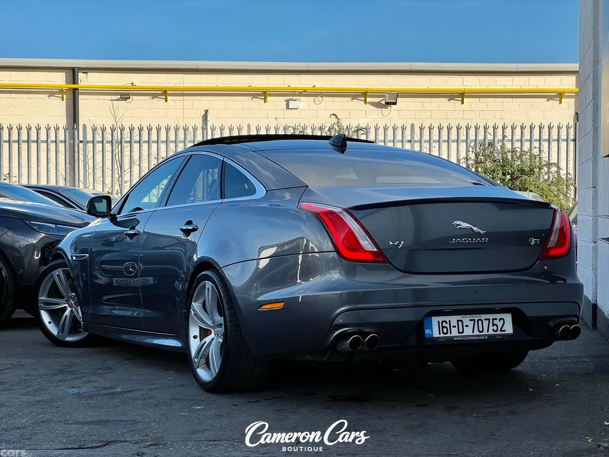 Jaguar XJ Saloon, Petrol, 2016, Grey