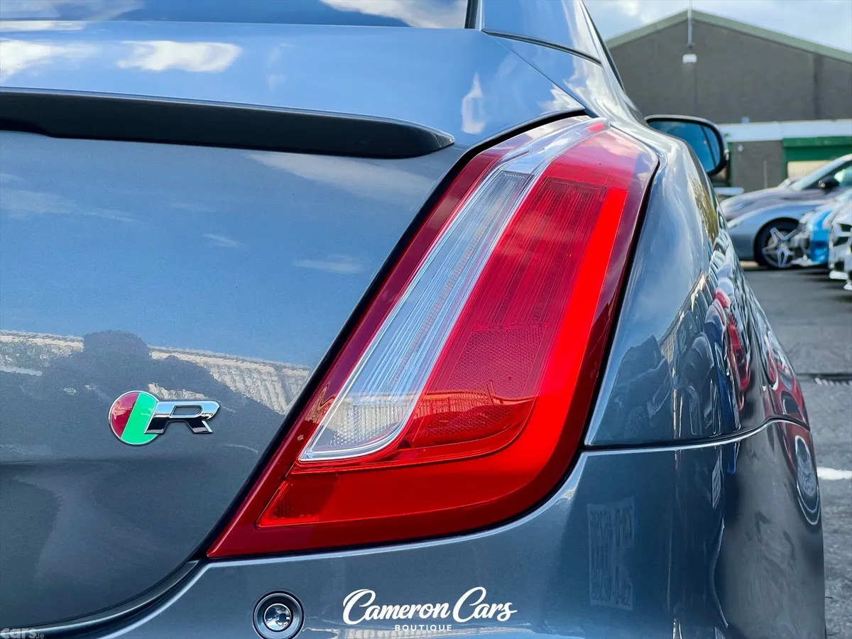 Jaguar XJ Saloon, Petrol, 2016, Grey