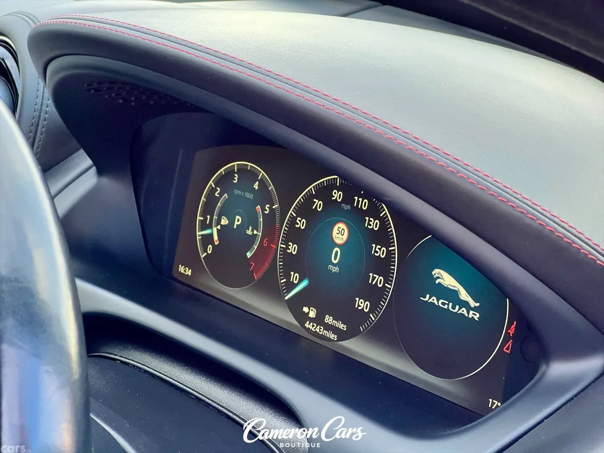 Jaguar XJ Saloon, Petrol, 2016, Grey