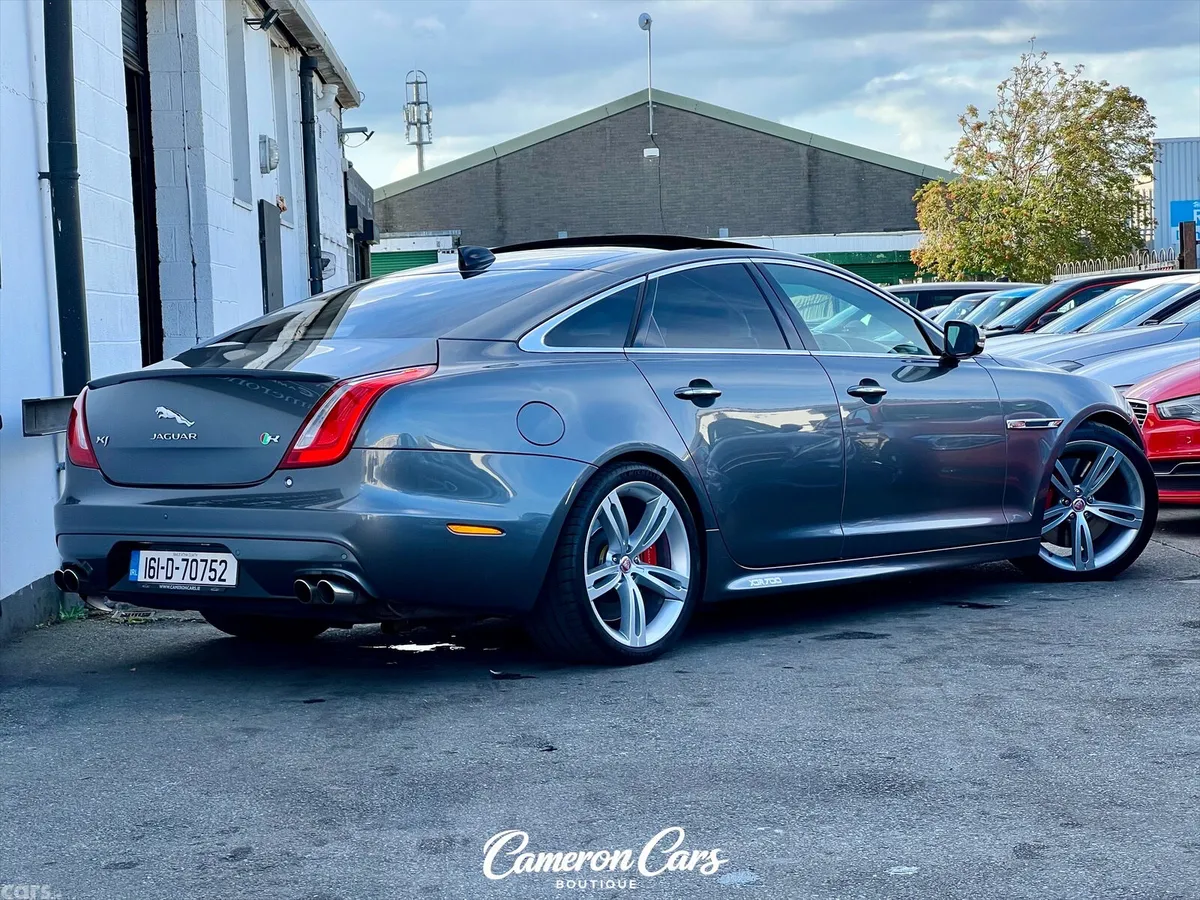 Jaguar XJ Saloon, Petrol, 2016, Grey