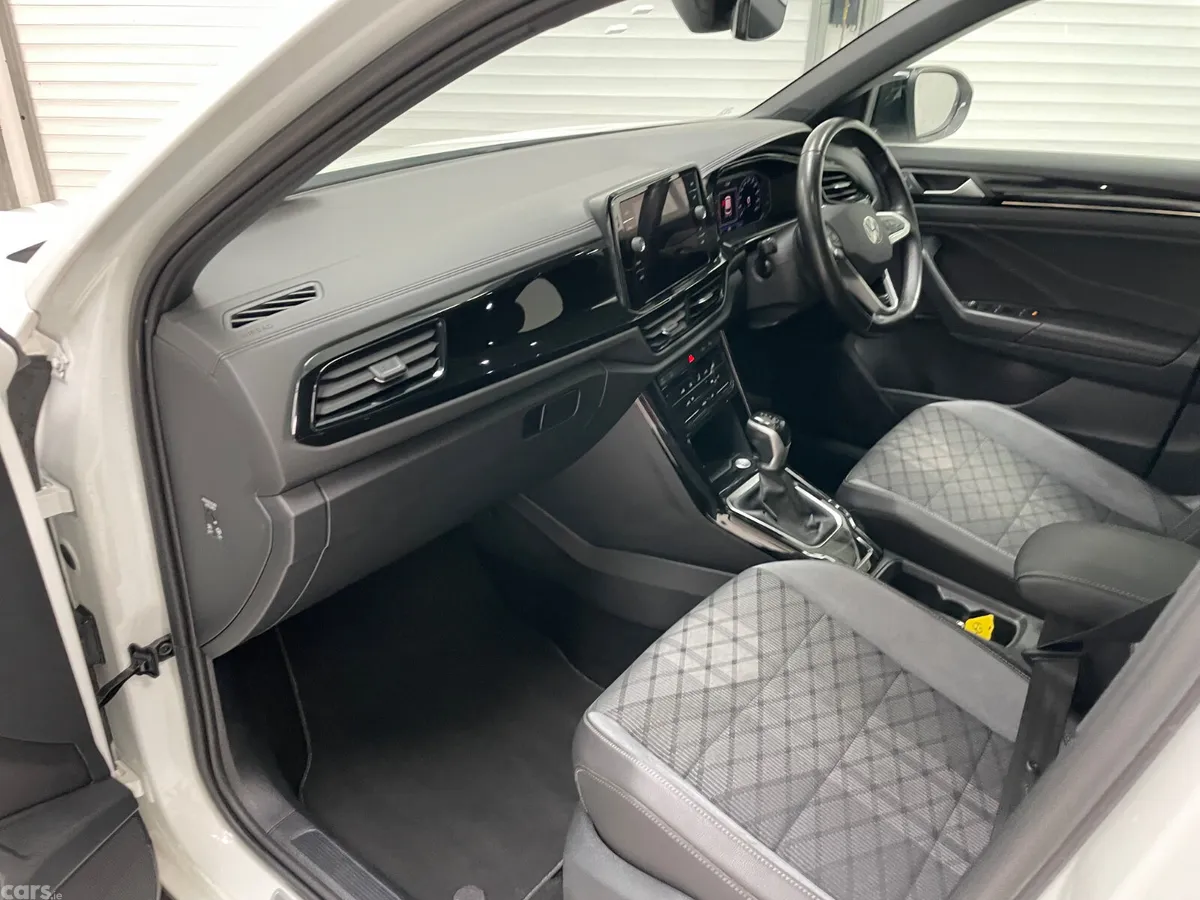 Volkswagen T-Roc SUV, Petrol, 2023, White