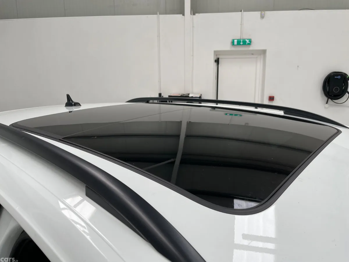 Volkswagen T-Roc SUV, Petrol, 2023, White
