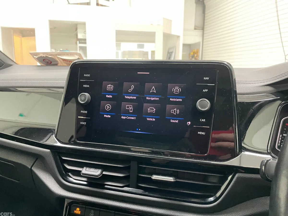 Volkswagen T-Roc SUV, Petrol, 2023, White