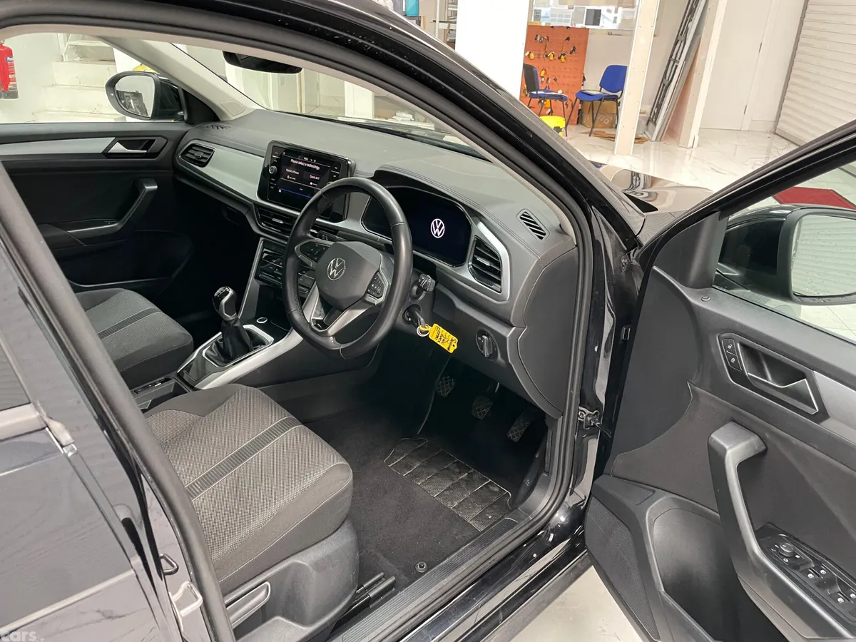 Volkswagen T-Roc SUV, Petrol, 2024, Black