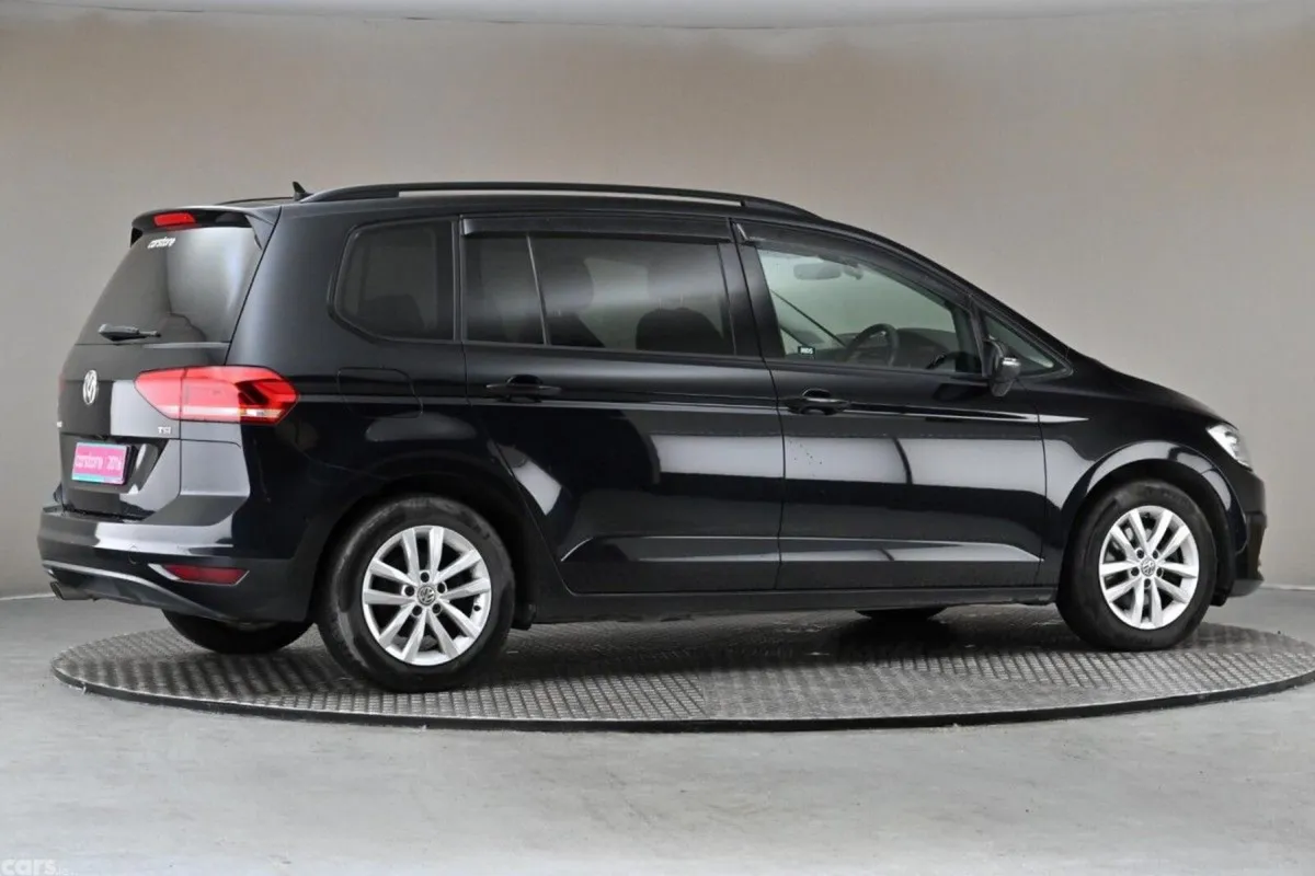Volkswagen Touran MPV, Petrol, 2016, Black