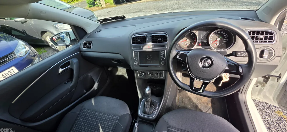 Volkswagen Polo Hatchback, Petrol, 2014, White