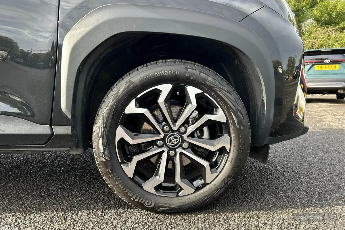 Toyota Yaris Cross SUV, Petrol Hybrid, 2026, Black