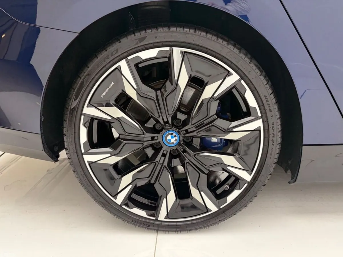 BMW 5-Series Saloon, Petrol Plug-in Hybrid, 2024, Blue