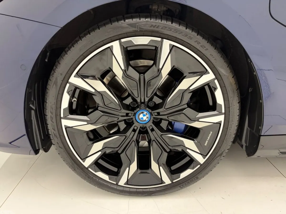 BMW 5-Series Saloon, Petrol Plug-in Hybrid, 2024, Blue