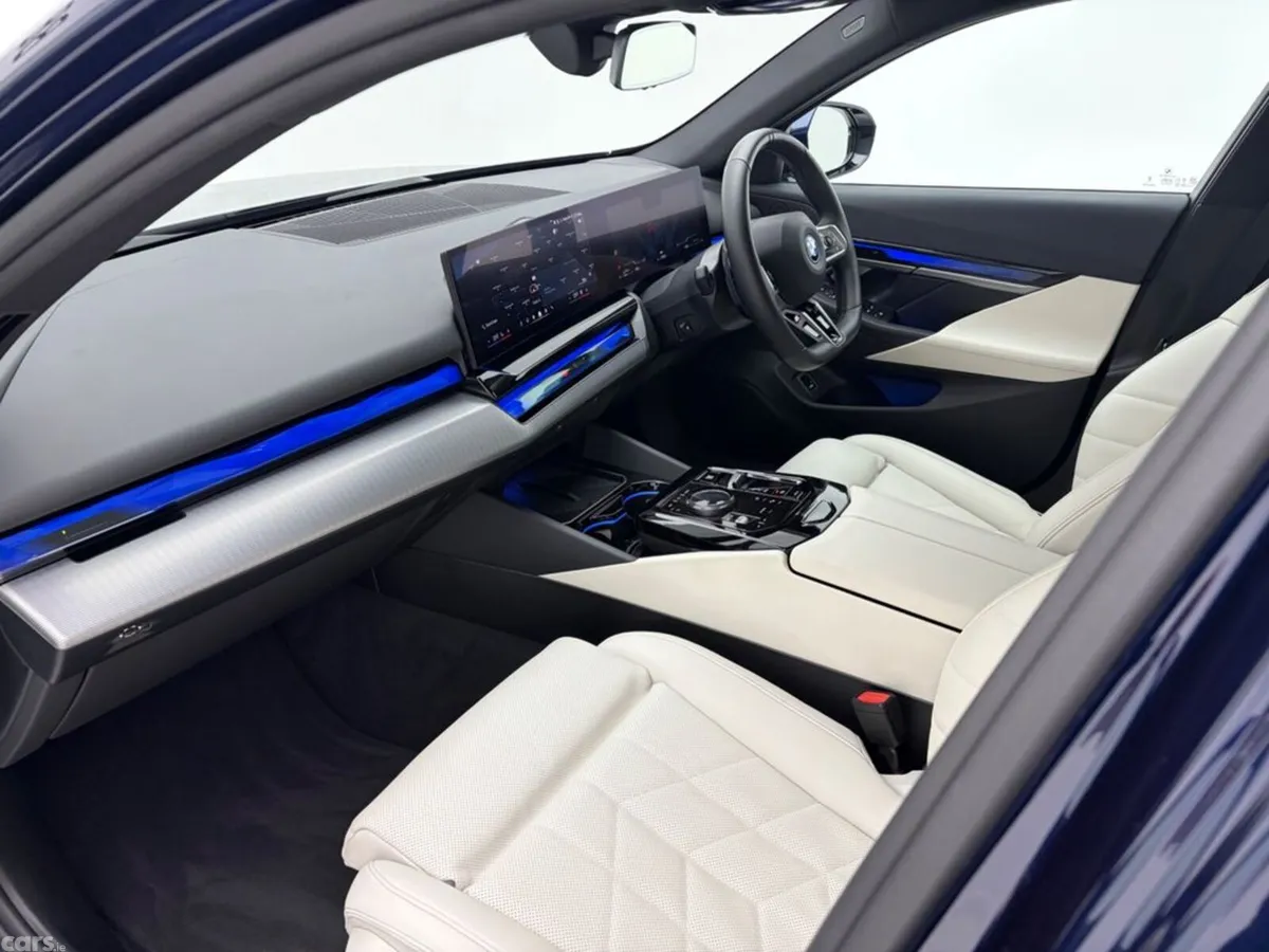 BMW 5-Series Saloon, Petrol Plug-in Hybrid, 2024, Blue