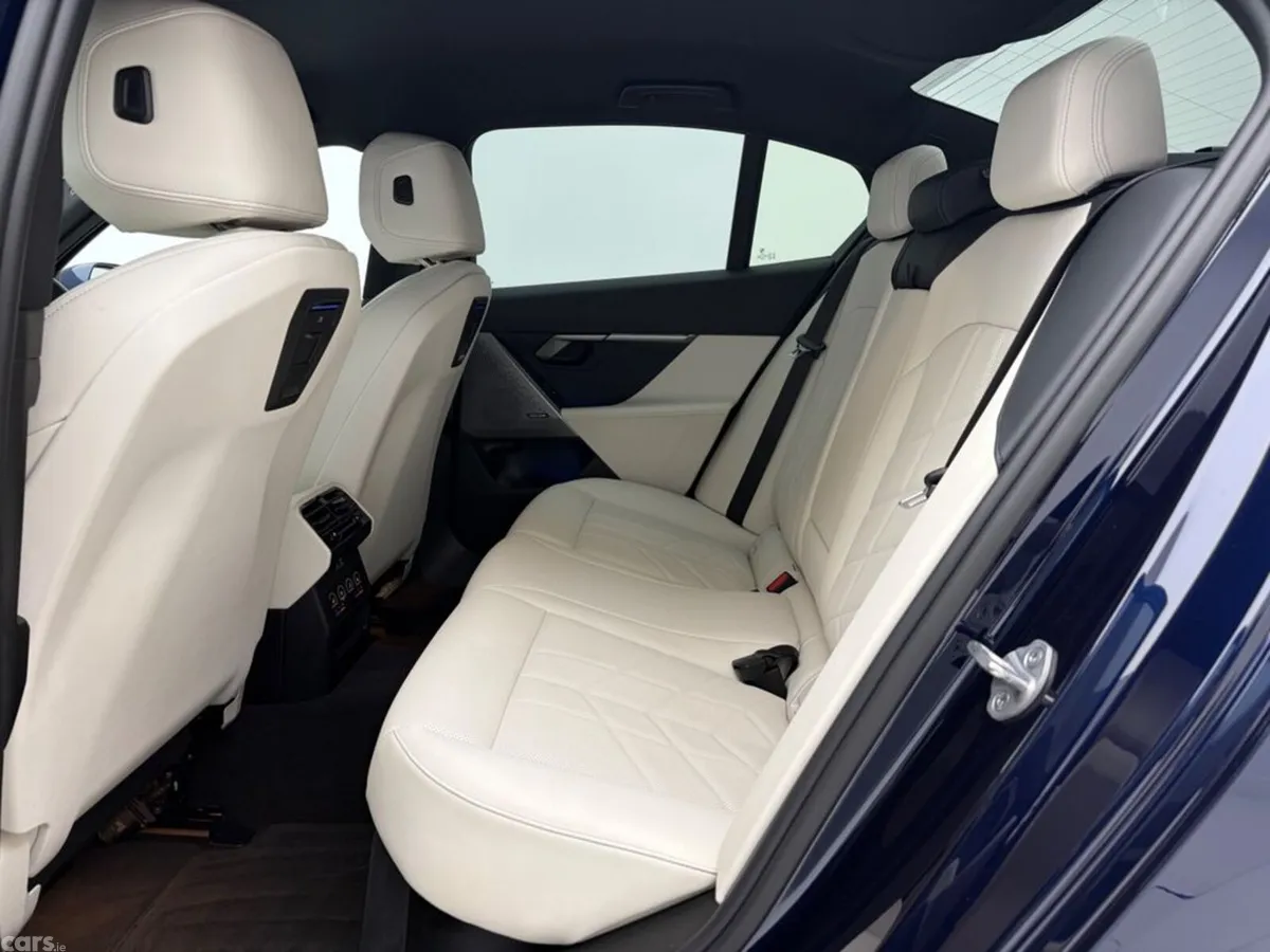 BMW 5-Series Saloon, Petrol Plug-in Hybrid, 2024, Blue