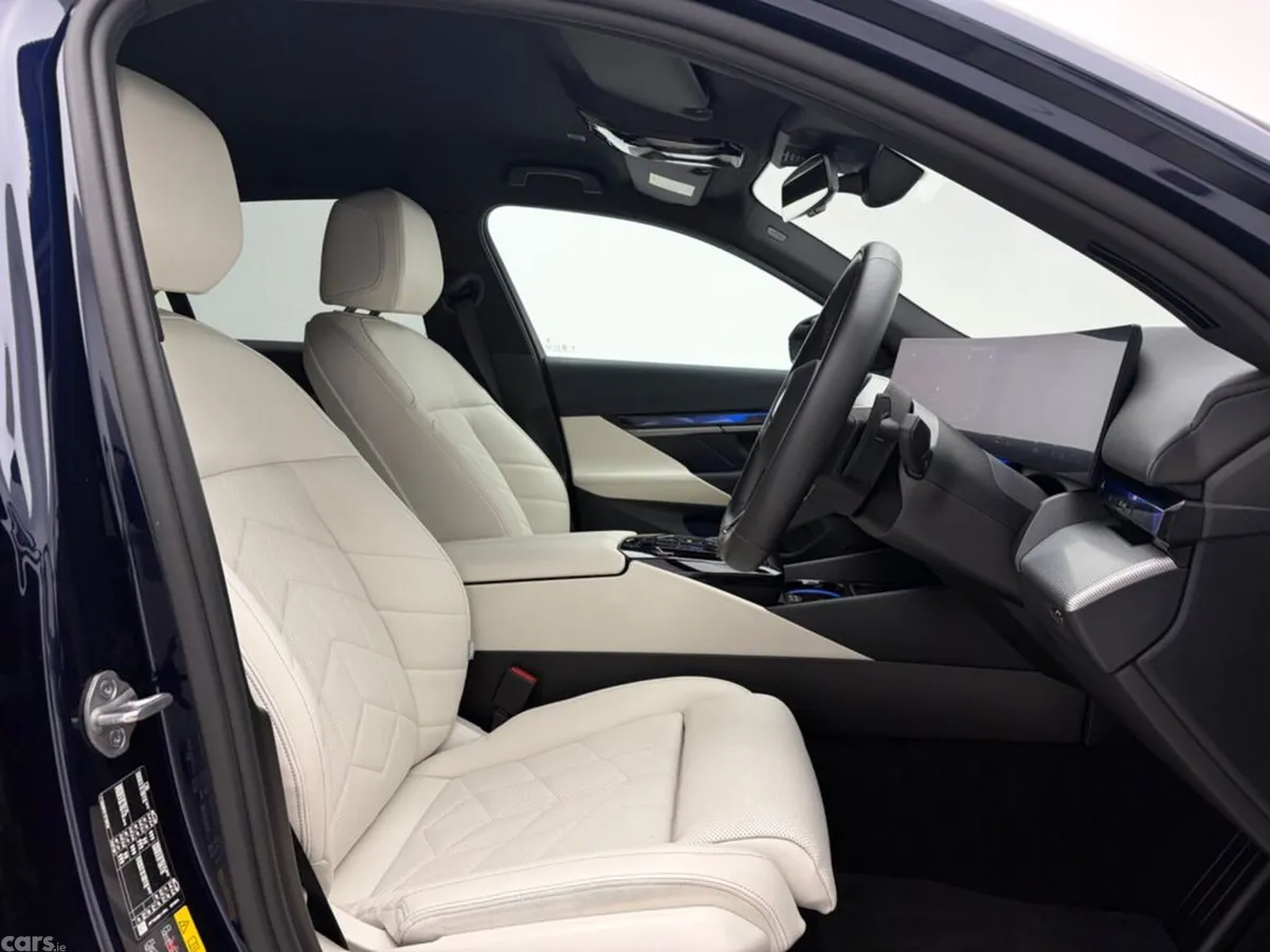 BMW 5-Series Saloon, Petrol Plug-in Hybrid, 2024, Blue