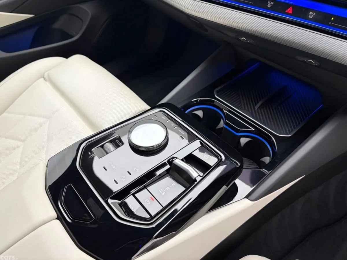 BMW 5-Series Saloon, Petrol Plug-in Hybrid, 2024, Blue