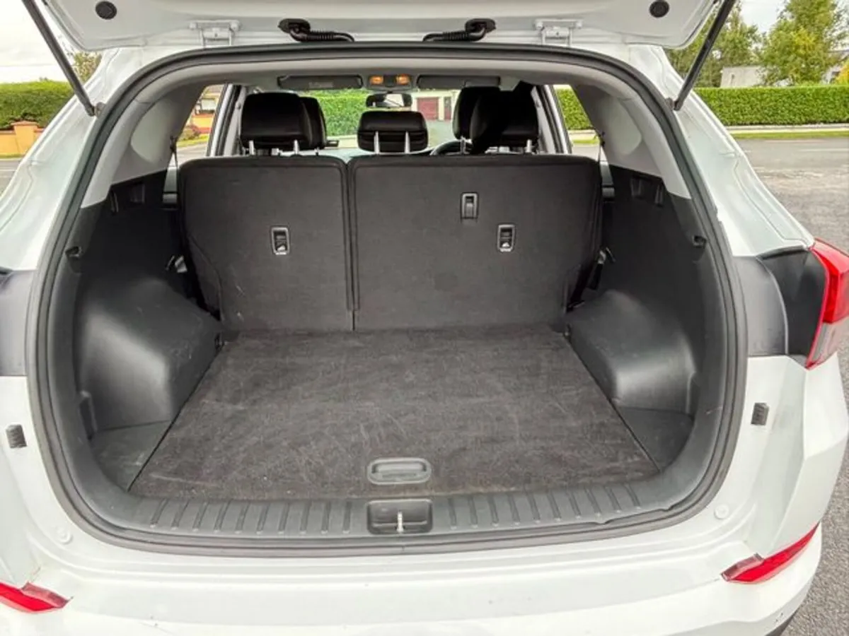 Hyundai Tucson MPV, Diesel, 2017, White
